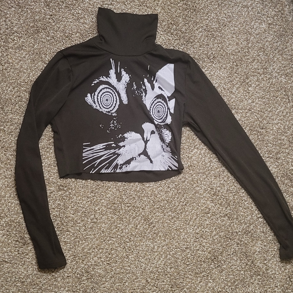 SHEIN Black and White Cat Graphic Turtleneck Crop Top